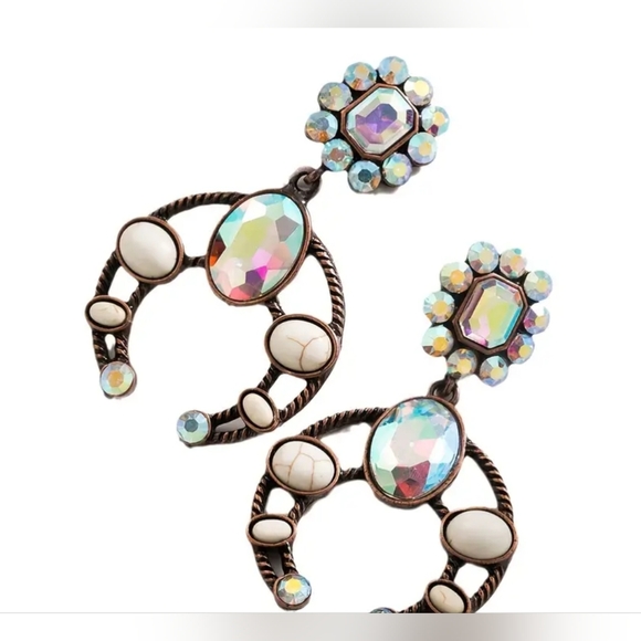 Pick Any 2 Pairs For $25 New!Elegant Iridescent and White Earrings NWT - Picture 3 of 4